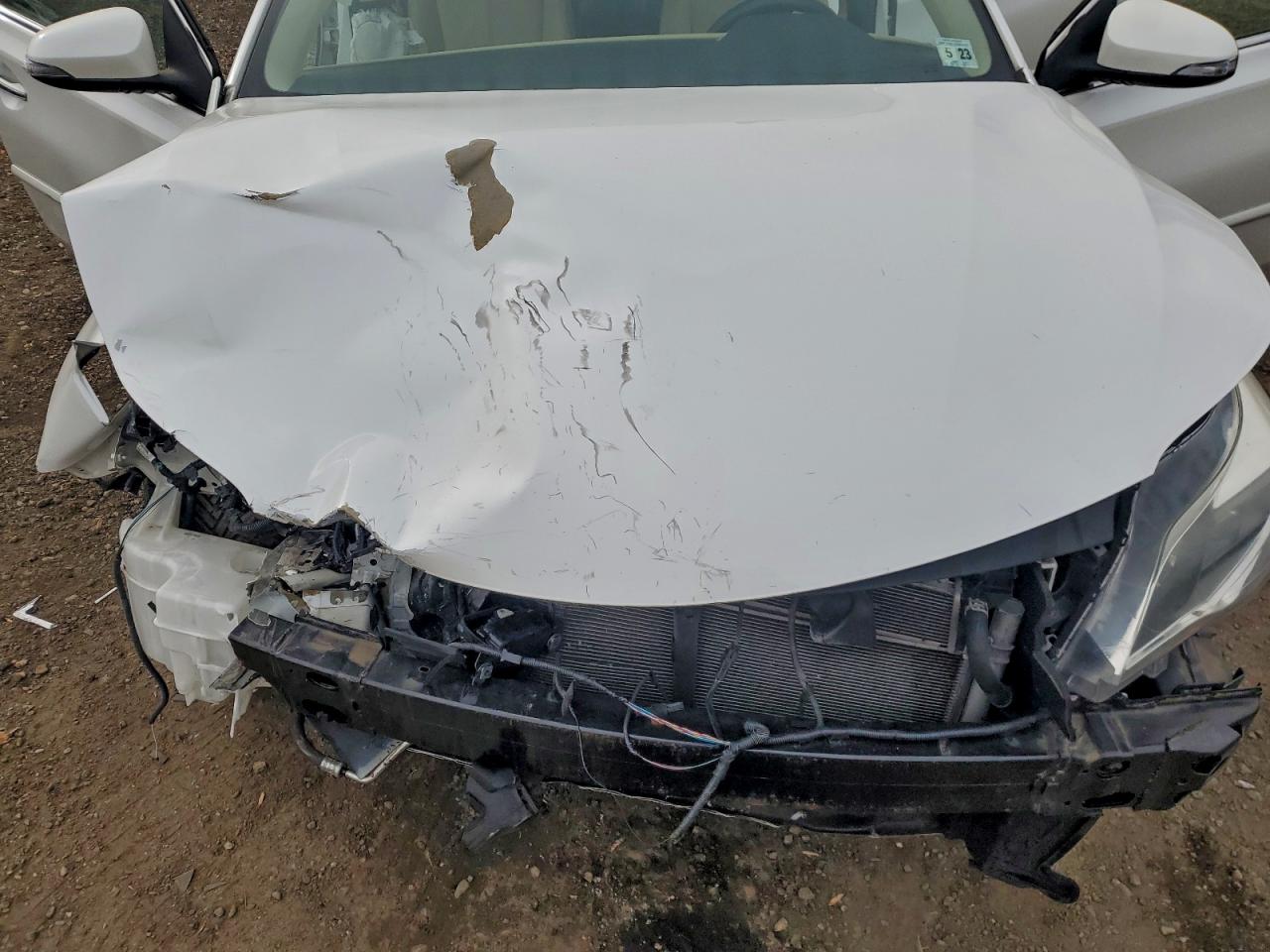 Toyota Avalon Hybrid Image 4