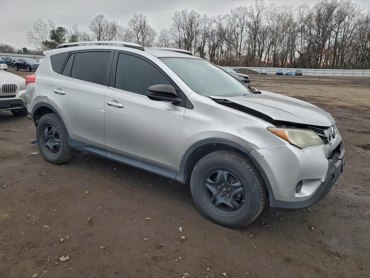 Toyota RAV4 Le Image 13