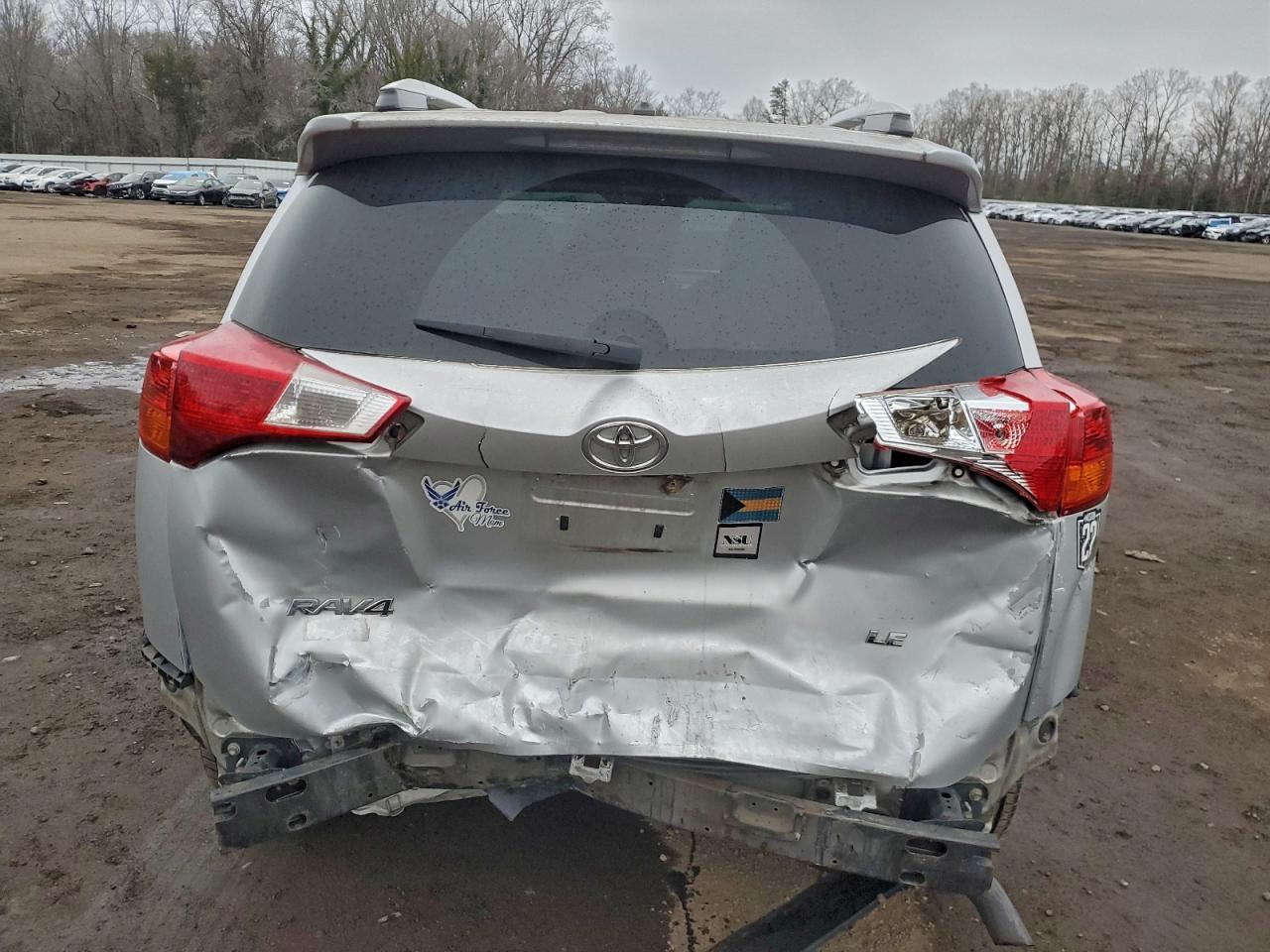 Toyota RAV4 Le Image 5