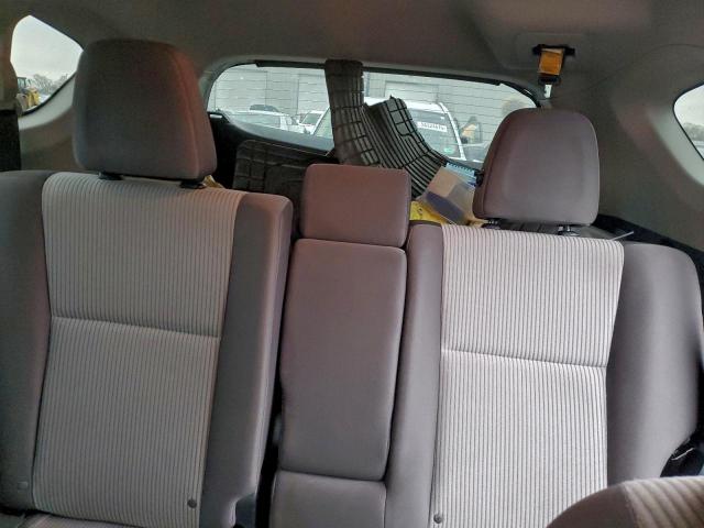 Toyota RAV4 Le Image 9