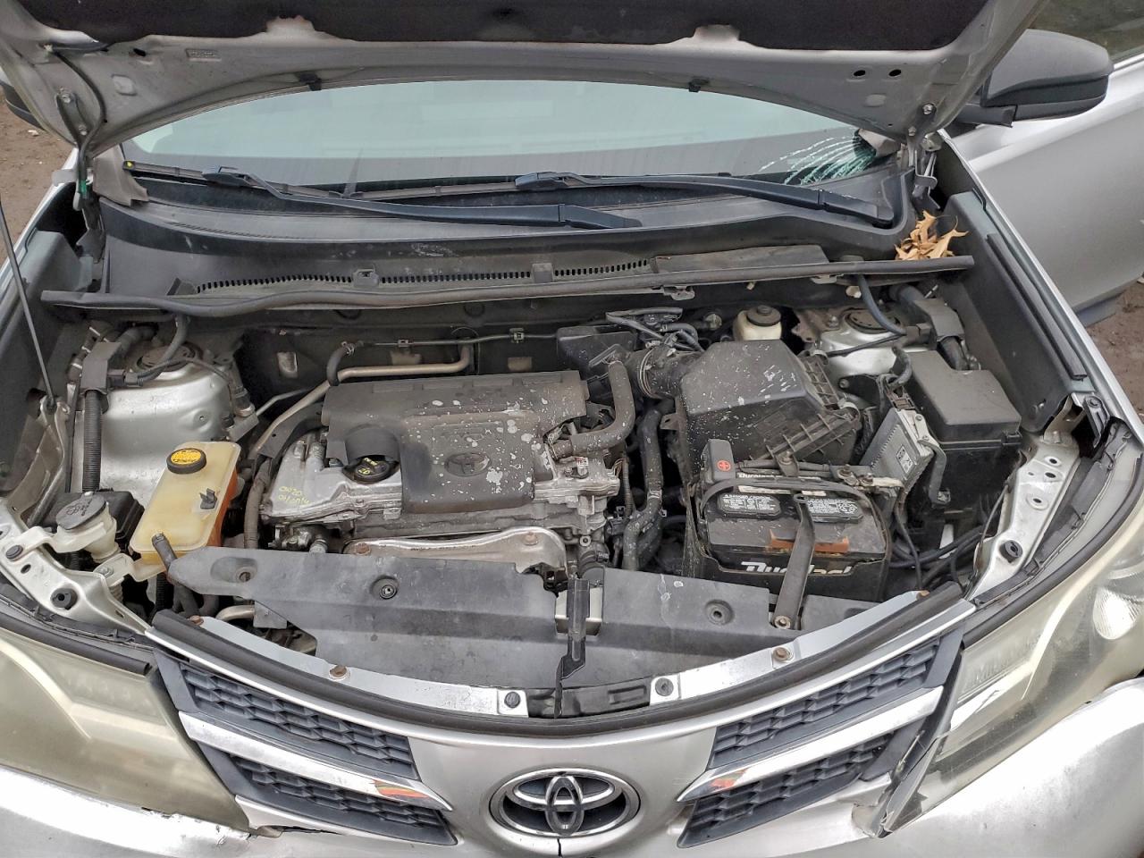 Toyota RAV4 Le Image 11