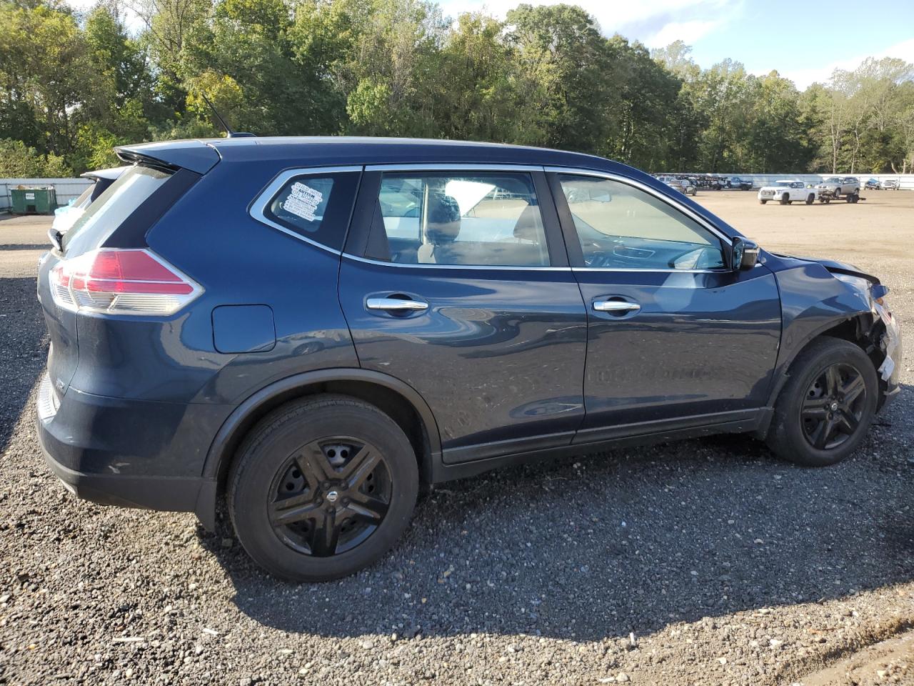 Nissan Rogue S Image 2