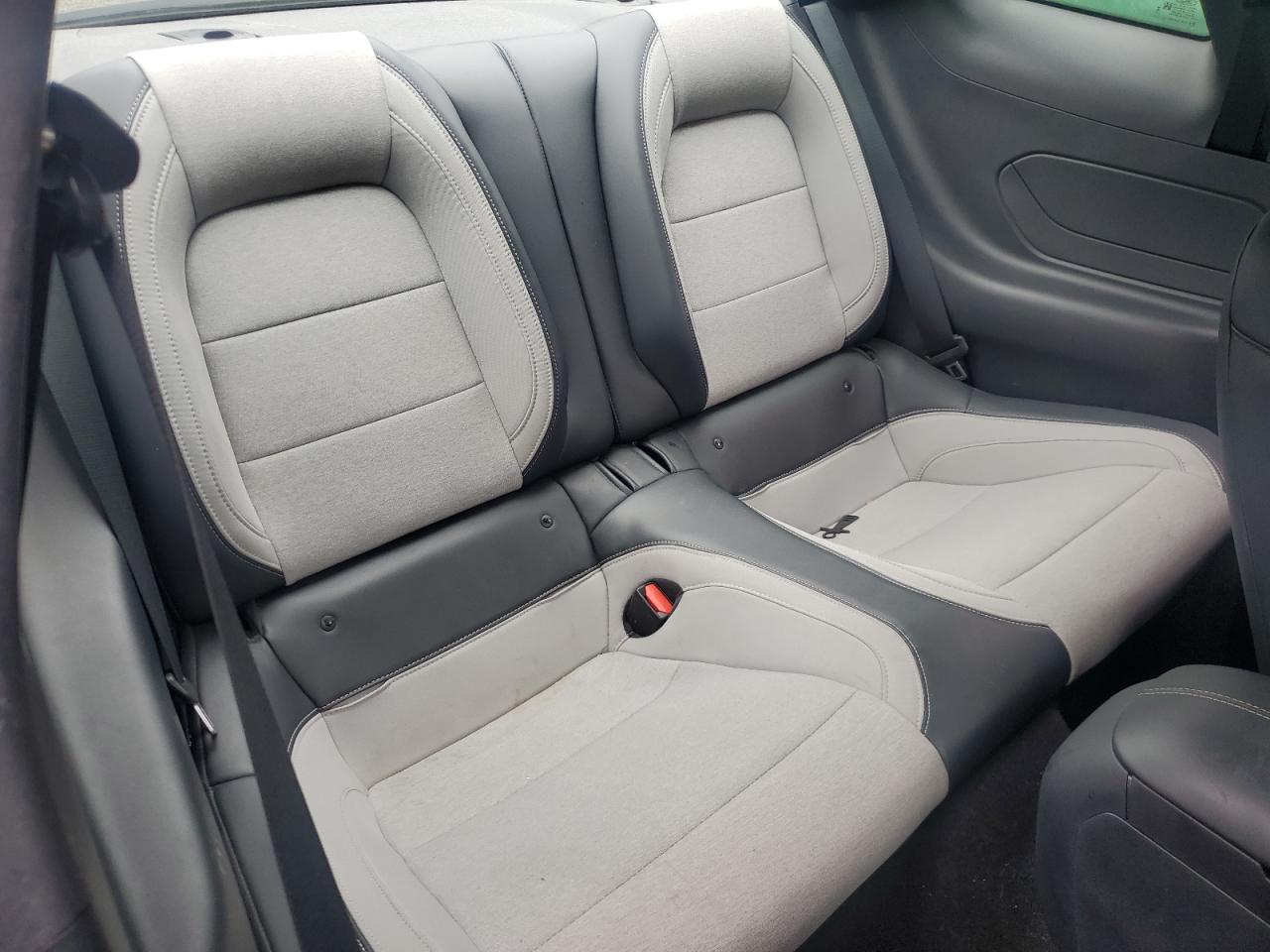 Ford Mustang Image 11