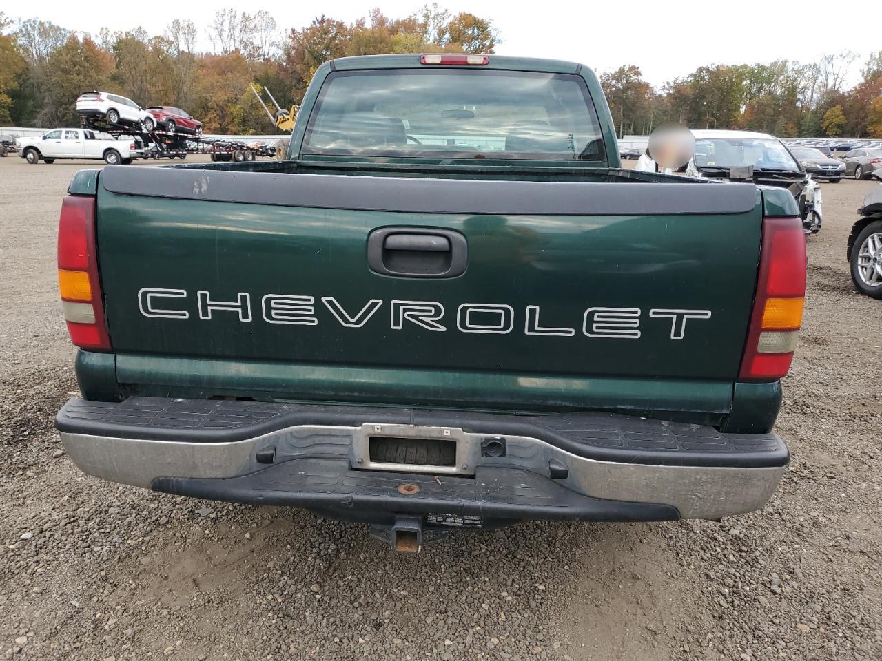 Chevrolet Silverado C1500 Image 4