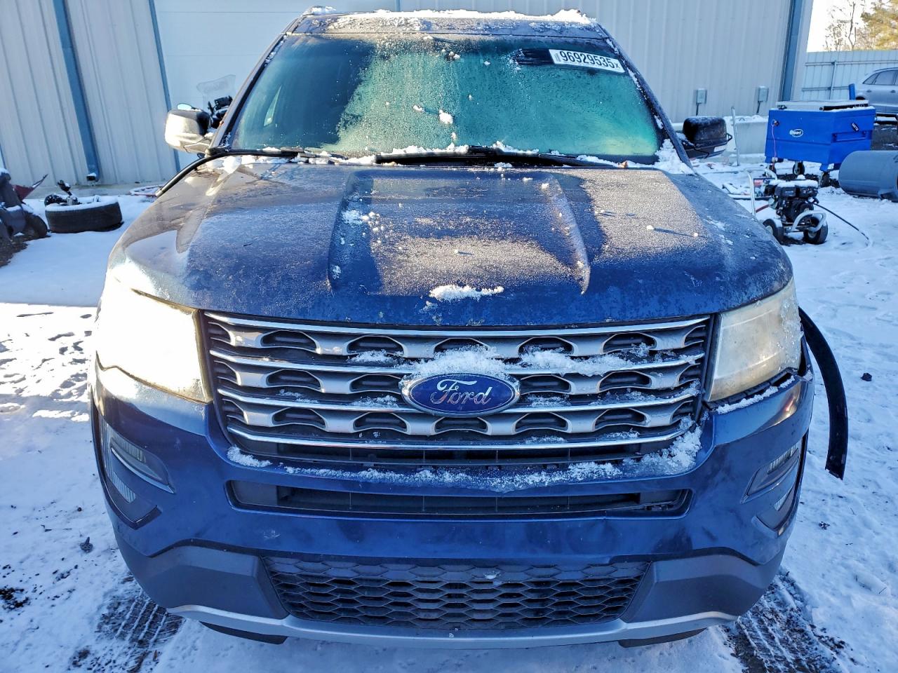 Ford Explorer Xlt Image 3
