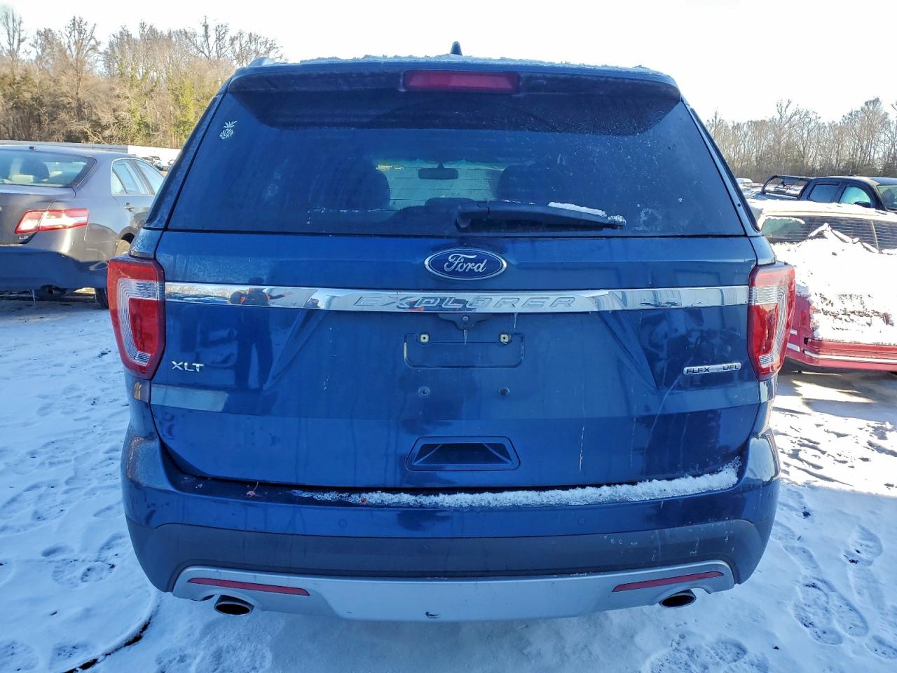 Ford Explorer Xlt Image 11