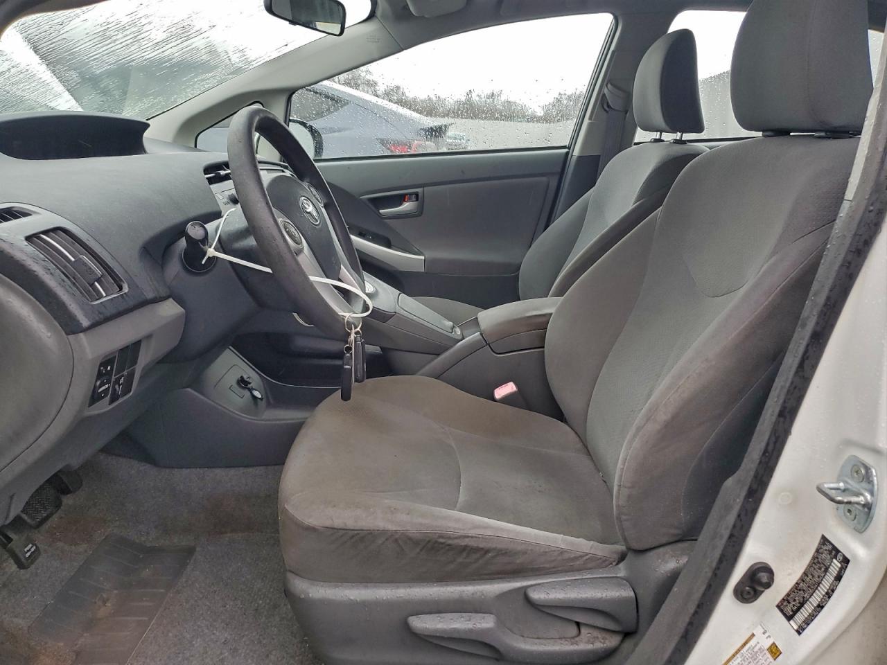 Toyota Prius Image 12