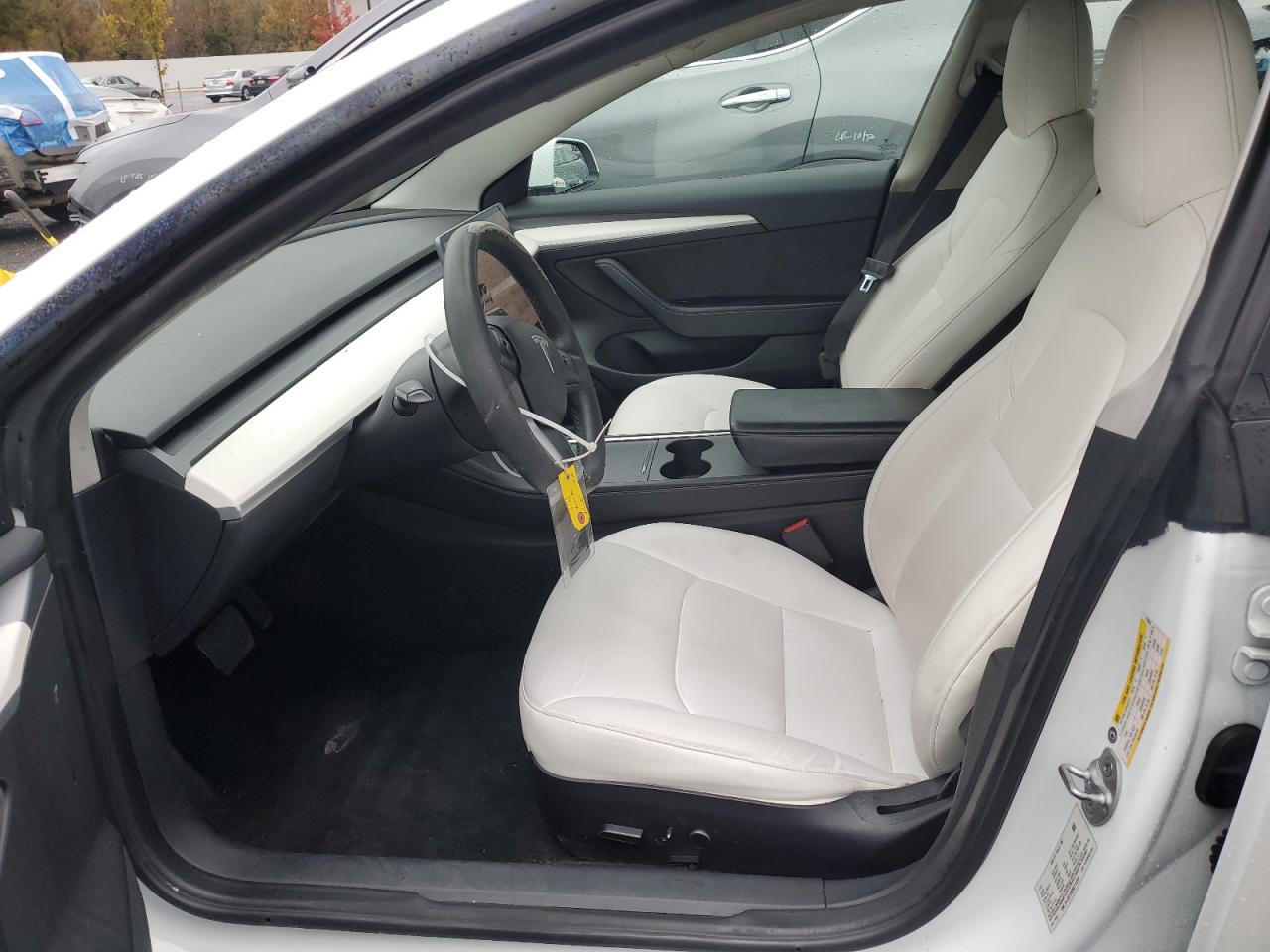 Tesla Model 3 Image 5