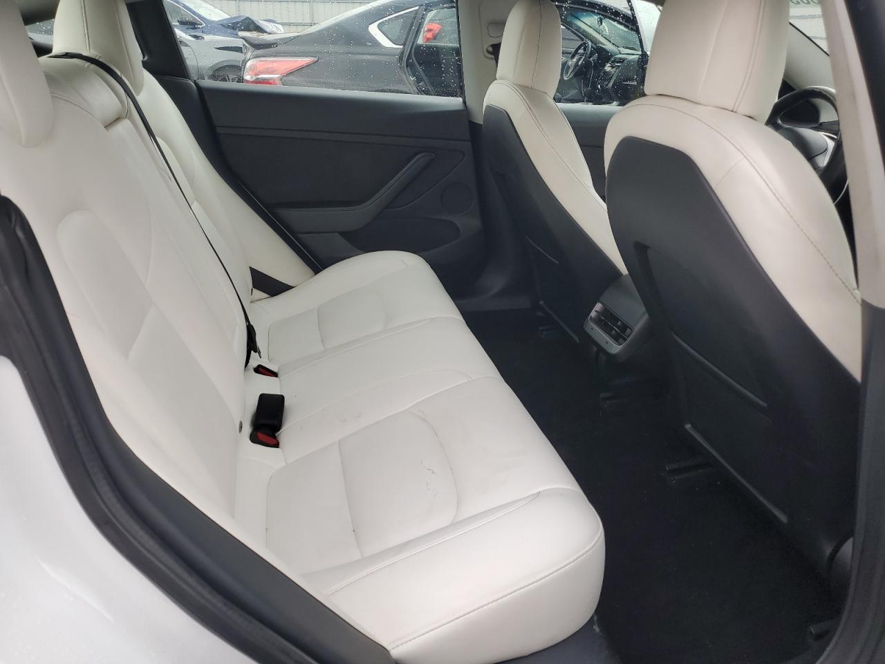 Tesla Model 3 Image 10