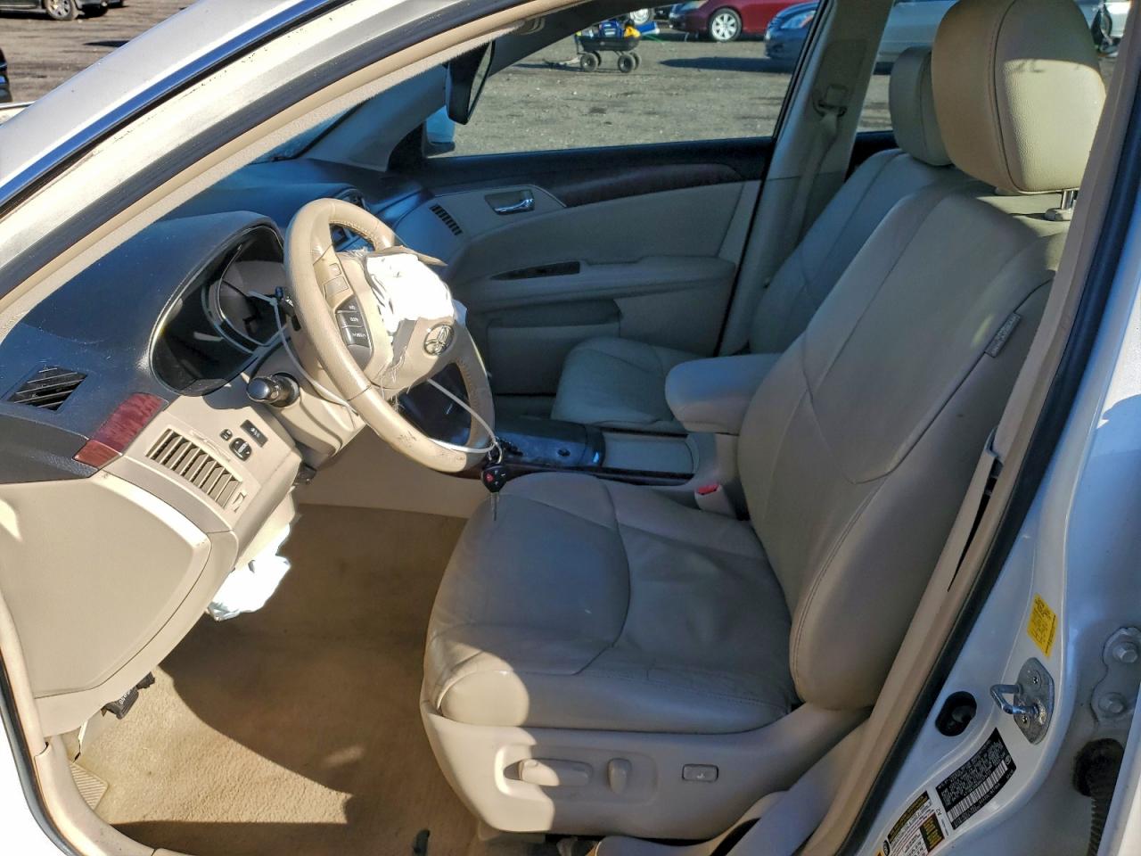 Toyota Avalon Base Image 9