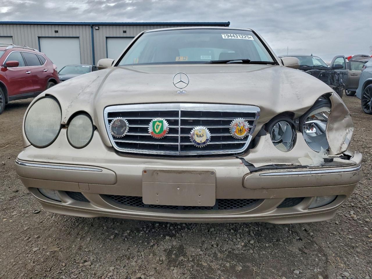 Mercedes-Benz E-Class 430 Image 9