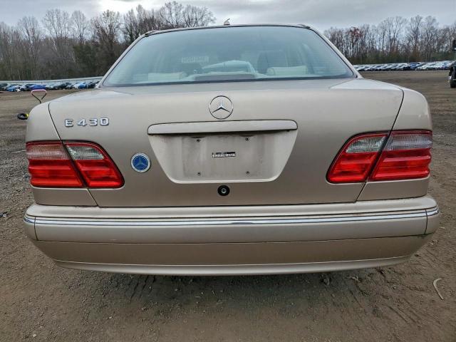 Mercedes-Benz E-Class 430 Image 4