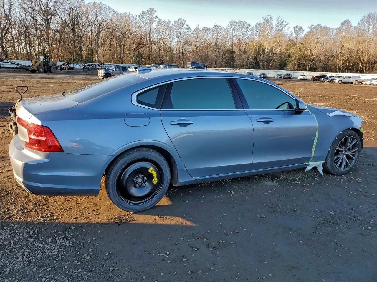 Volvo S90 T6 Momentum Image 2