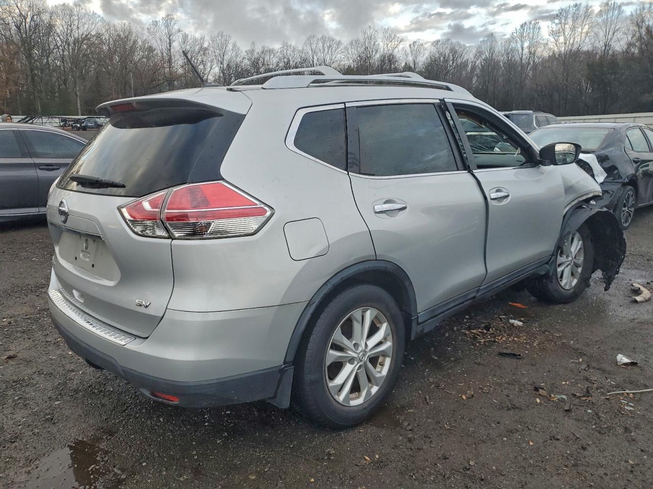 Nissan Rogue S Image 9