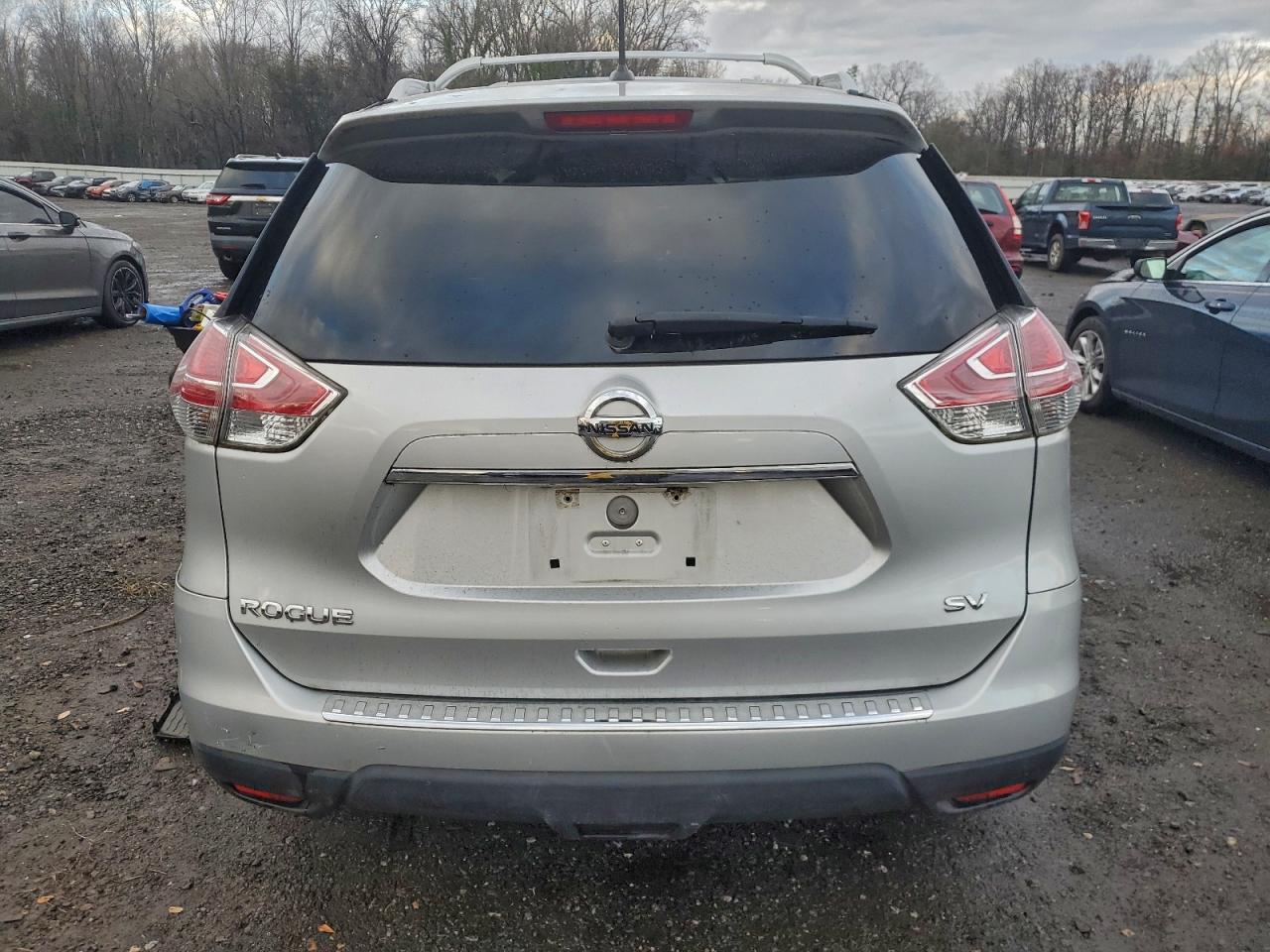 Nissan Rogue S Image 6