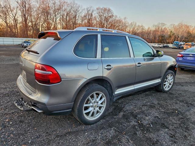Porsche Cayenne S Image 2