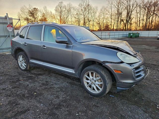 Porsche Cayenne S Image 12
