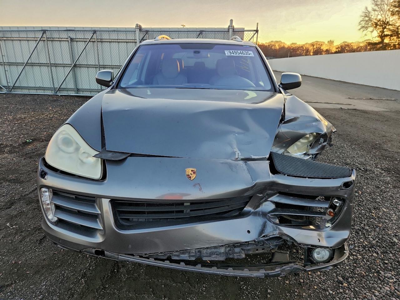 Porsche Cayenne S Image 3