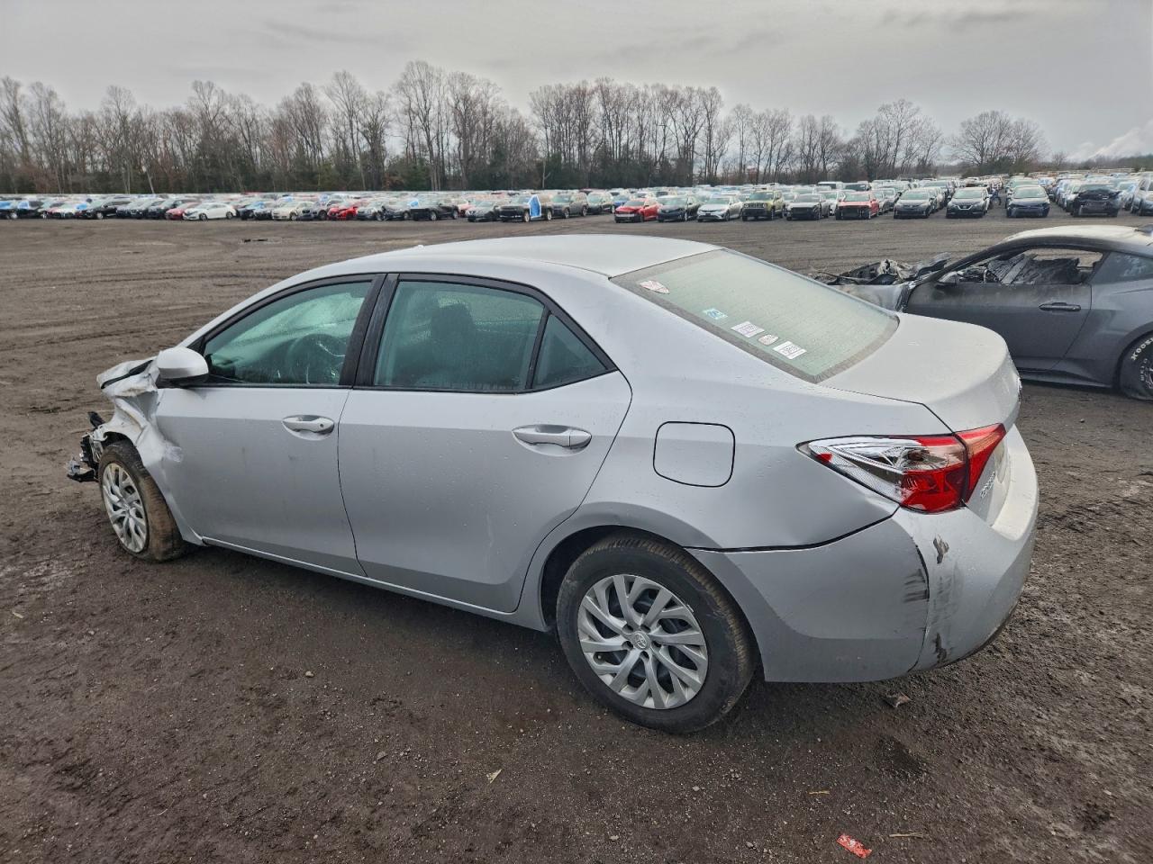 Toyota Corolla L Image 2