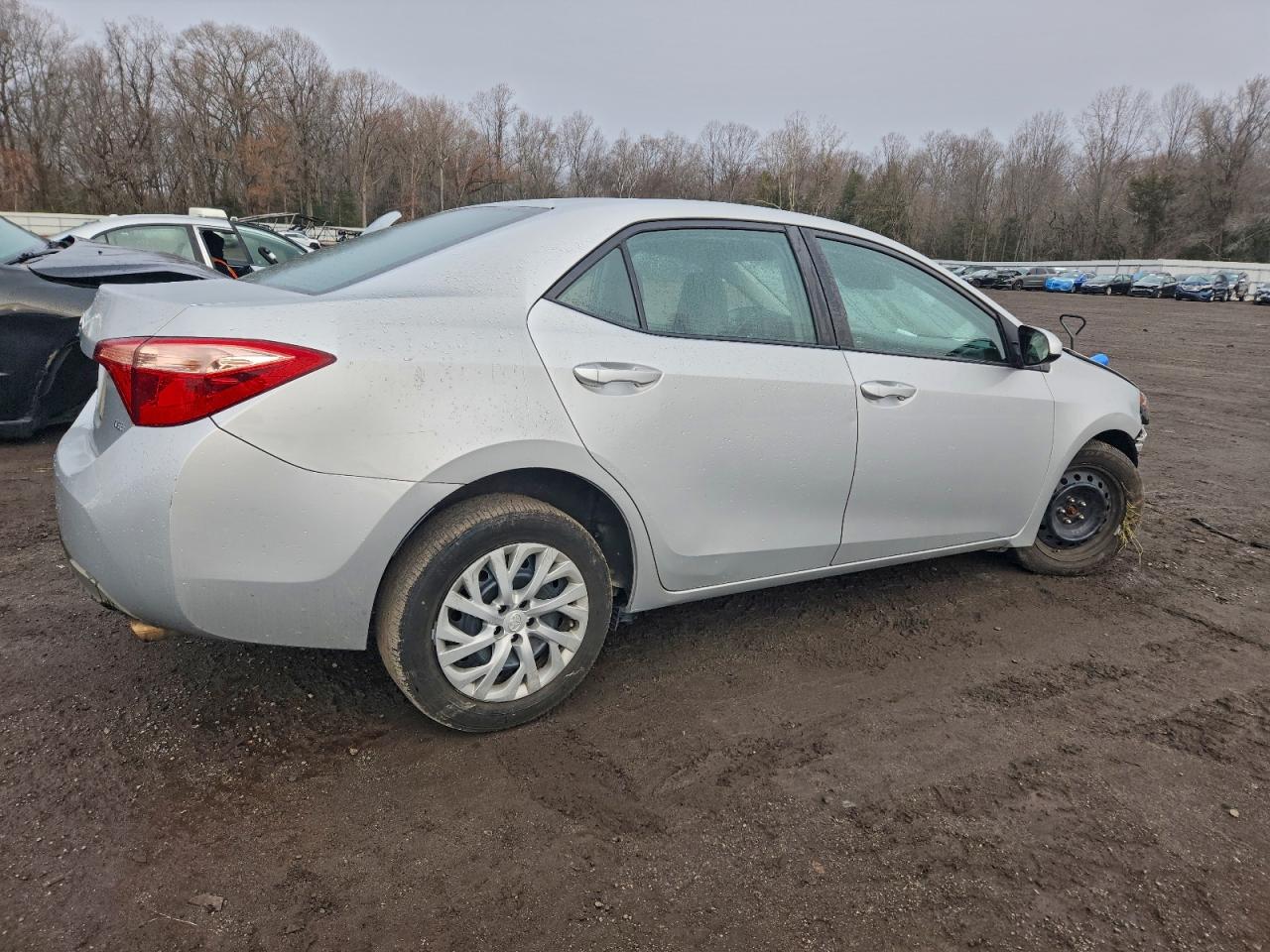 Toyota Corolla L Image 11