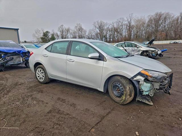 Toyota Corolla L Image 8