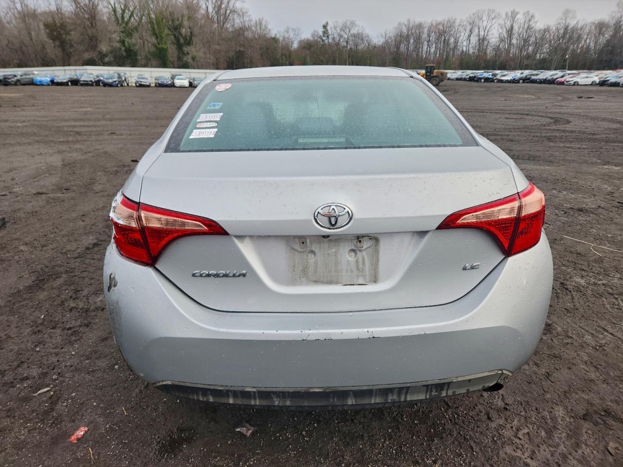 Toyota Corolla L Image 9