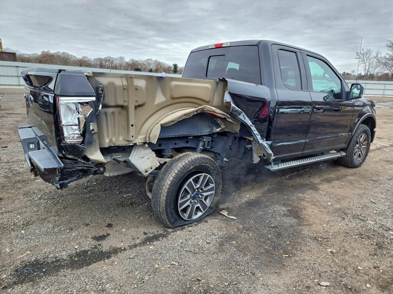 Ford F-150 Super Cab Image 4
