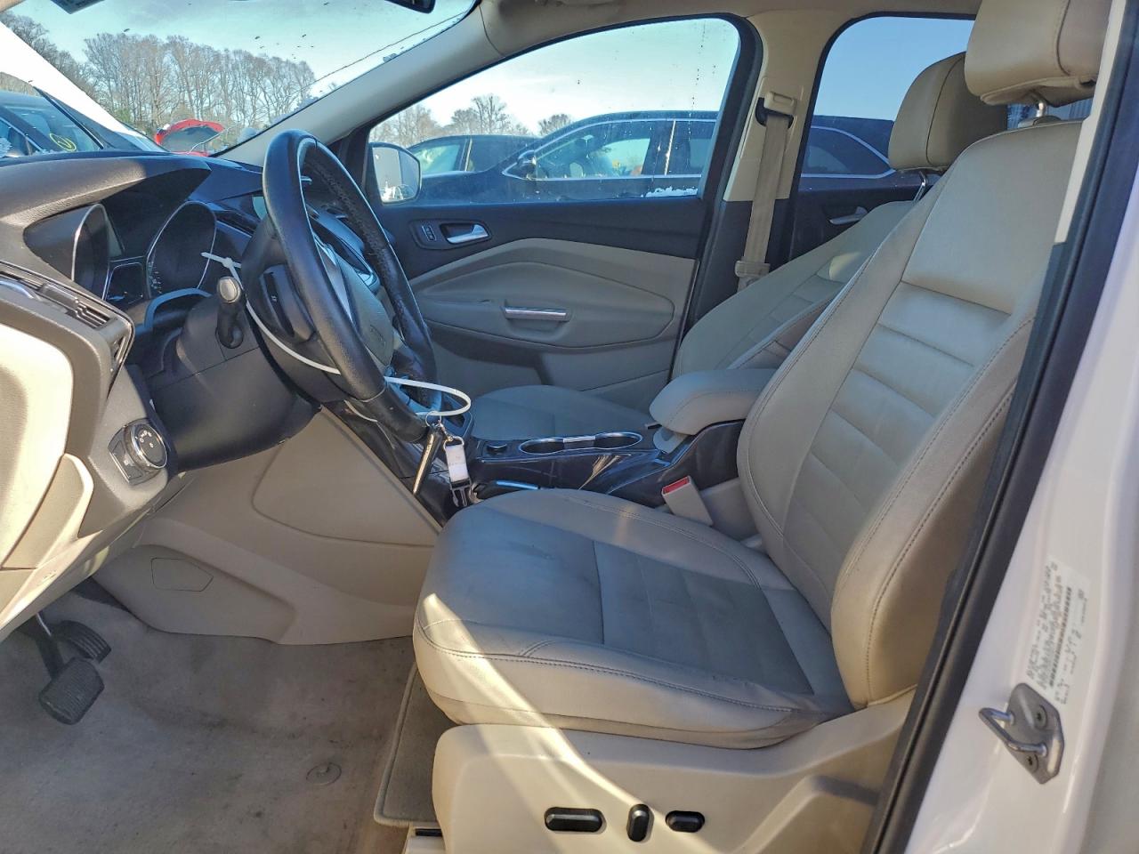 Ford Escape Titanium Image 7