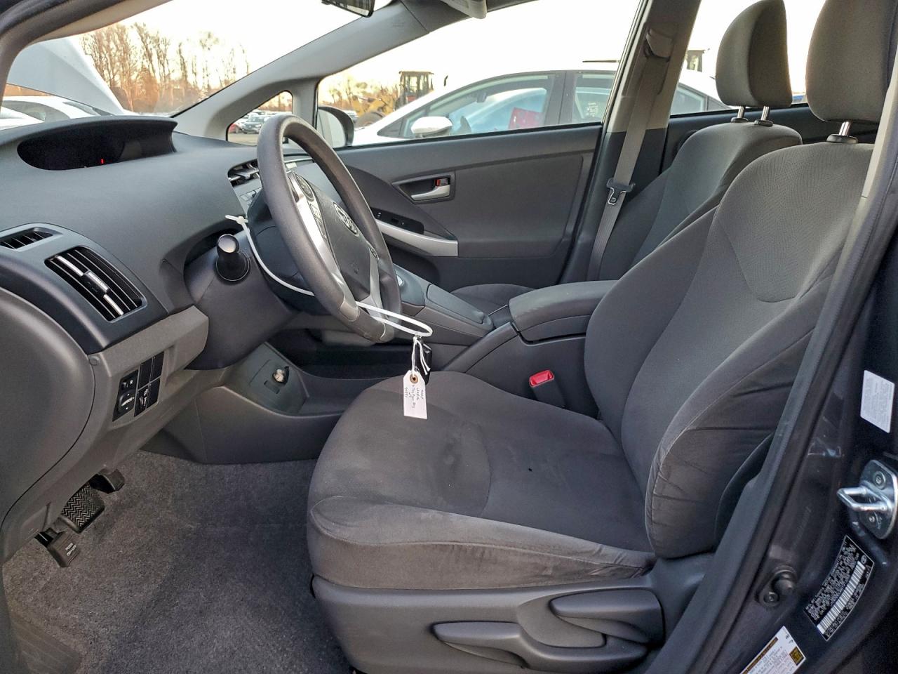 Toyota Prius Image 12