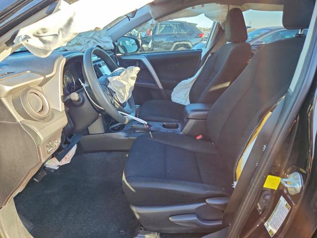 Toyota RAV4 Le Image 12