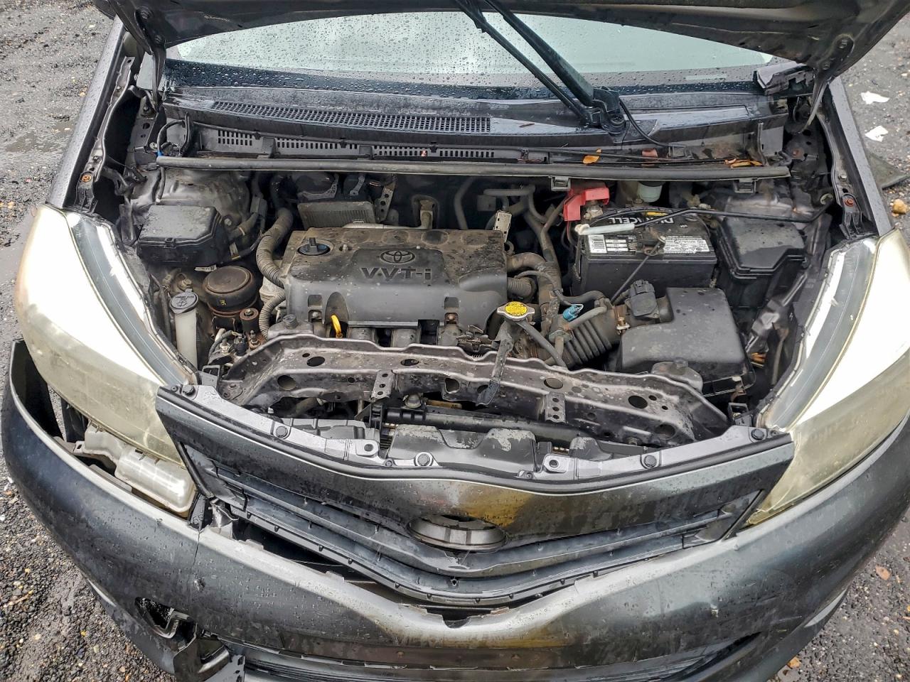 Toyota Yaris Image 12