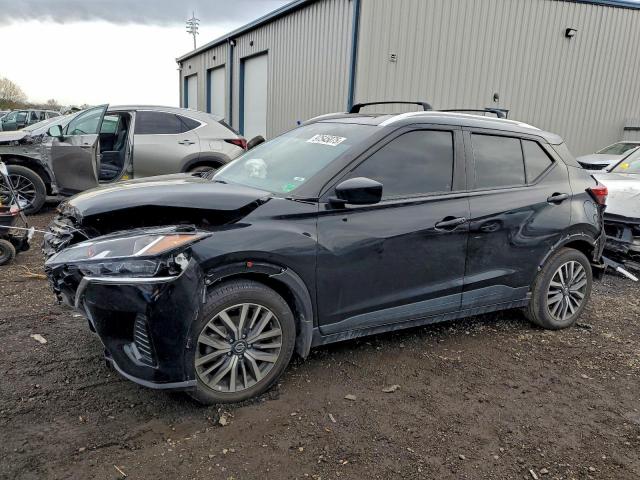 Salvage Nissan Kicks