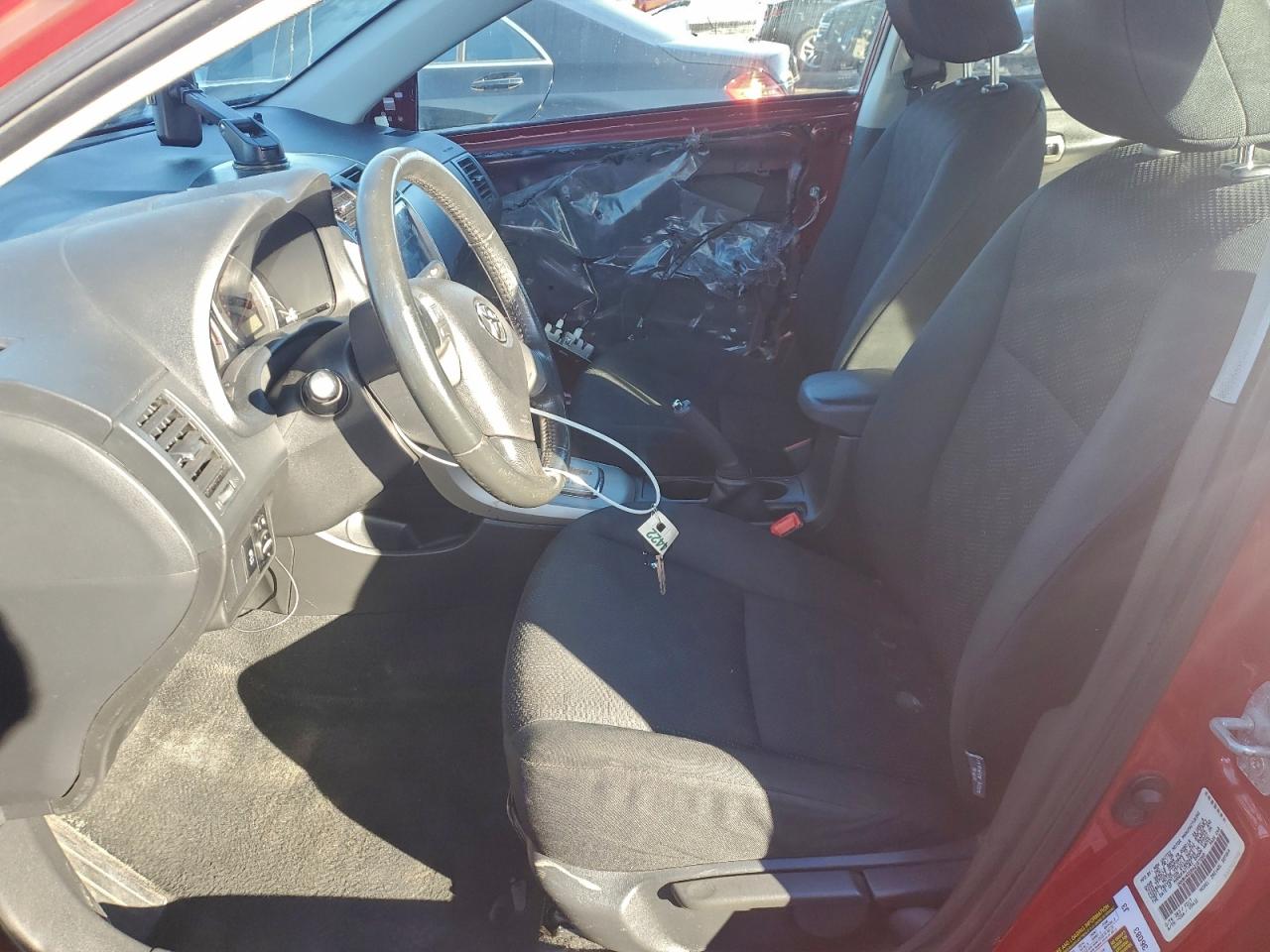 Toyota Corolla Base Image 12