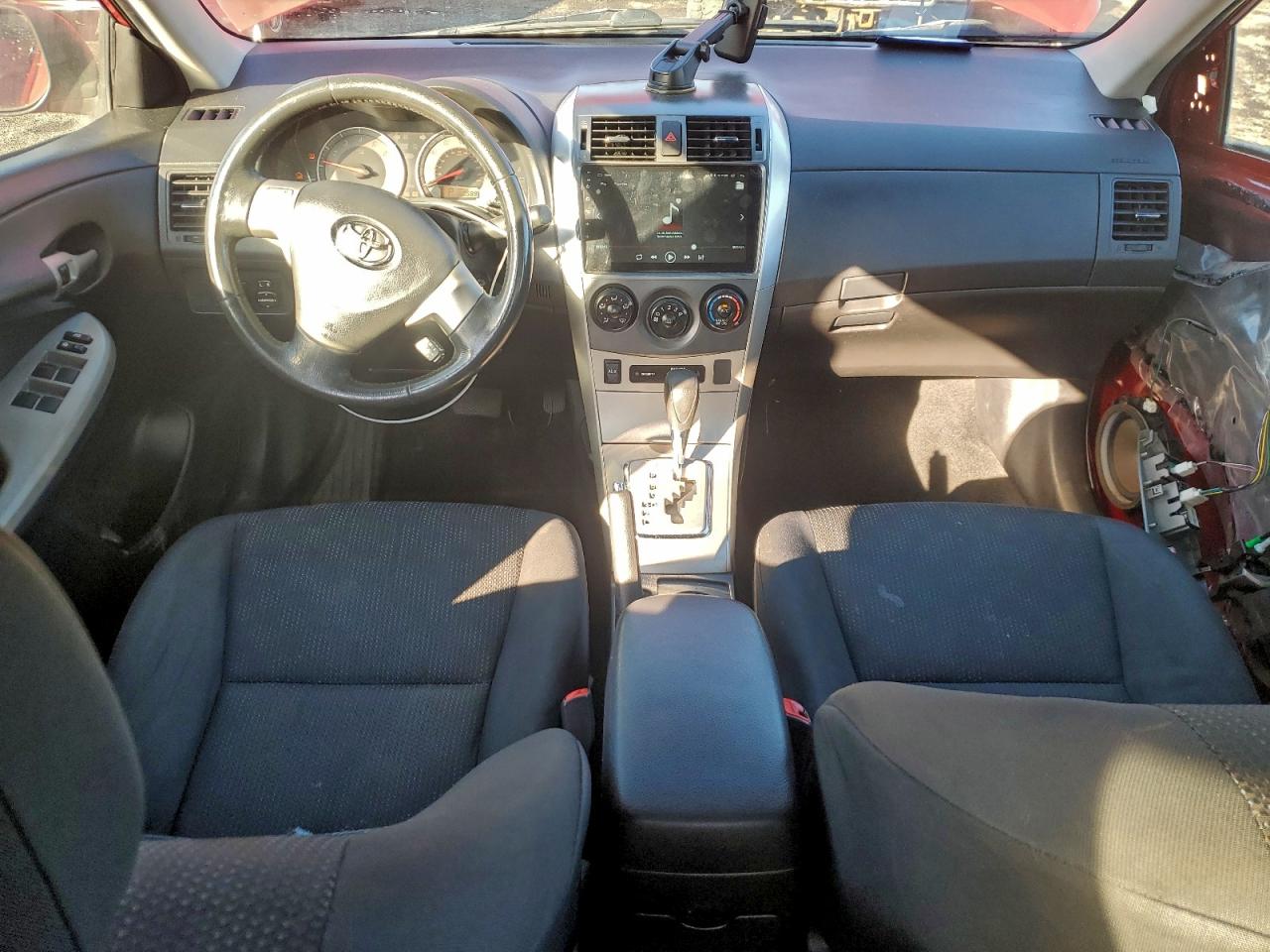 Toyota Corolla Base Image 3