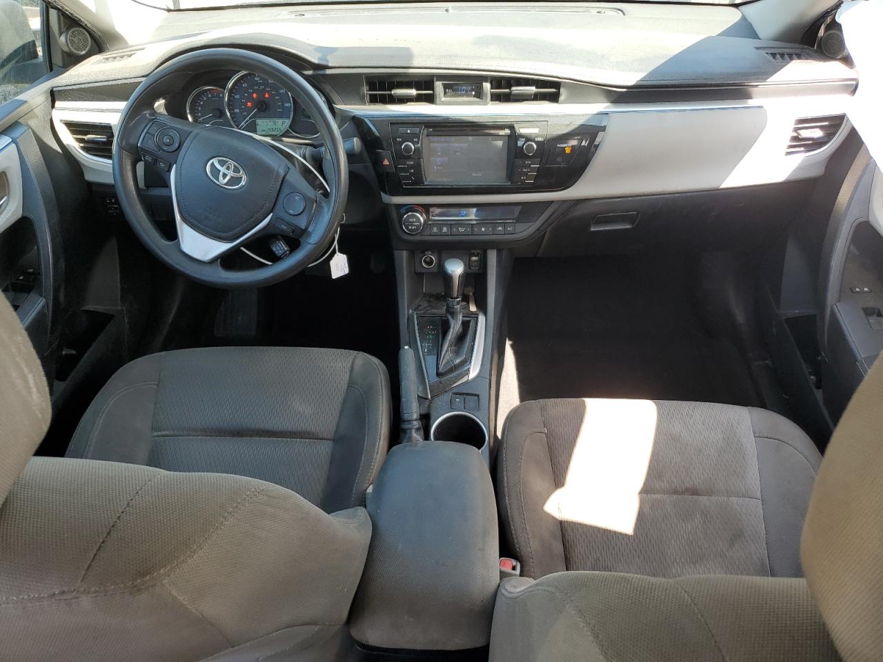 Toyota Corolla L Image 9