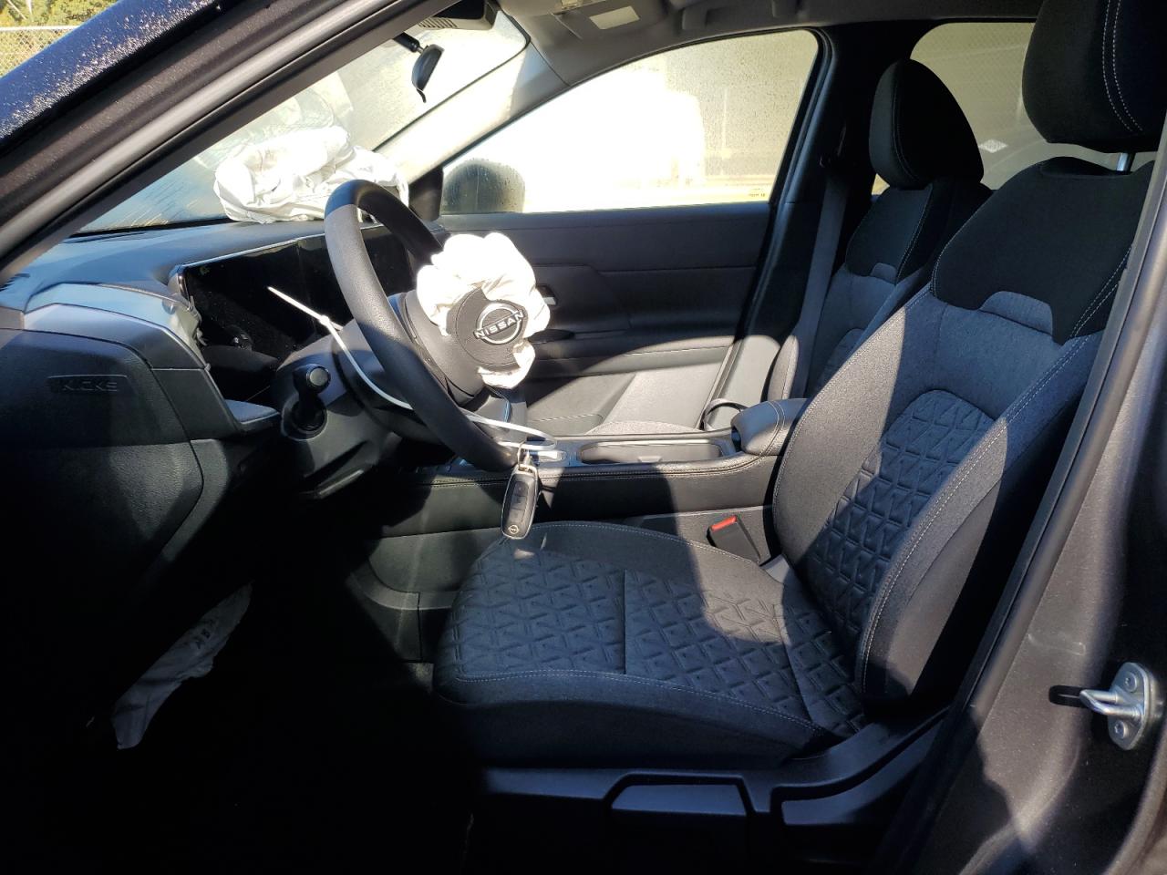 Nissan Kicks Sv Image 4