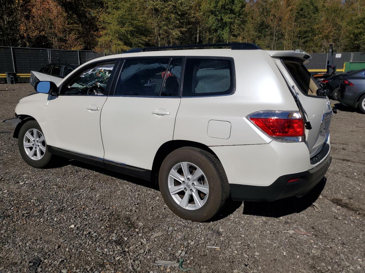 Toyota Highlander Base Image 2