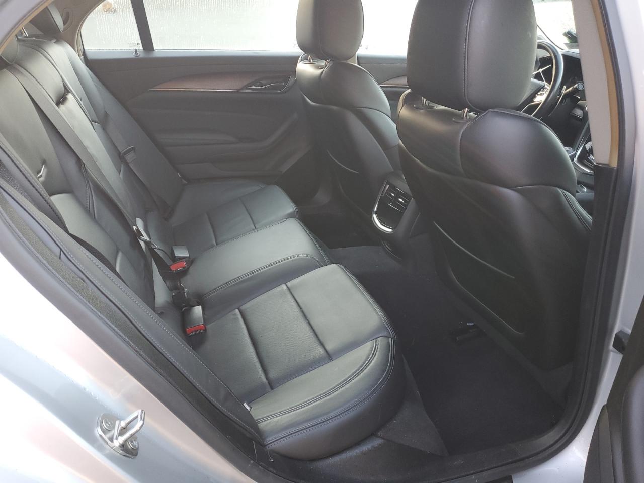 Cadillac CTS Luxury Image 9