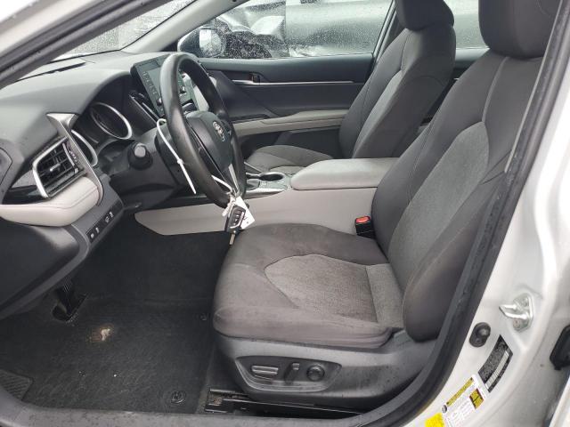 Toyota Camry Le Image 3