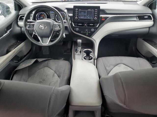 Toyota Camry Le Image 6