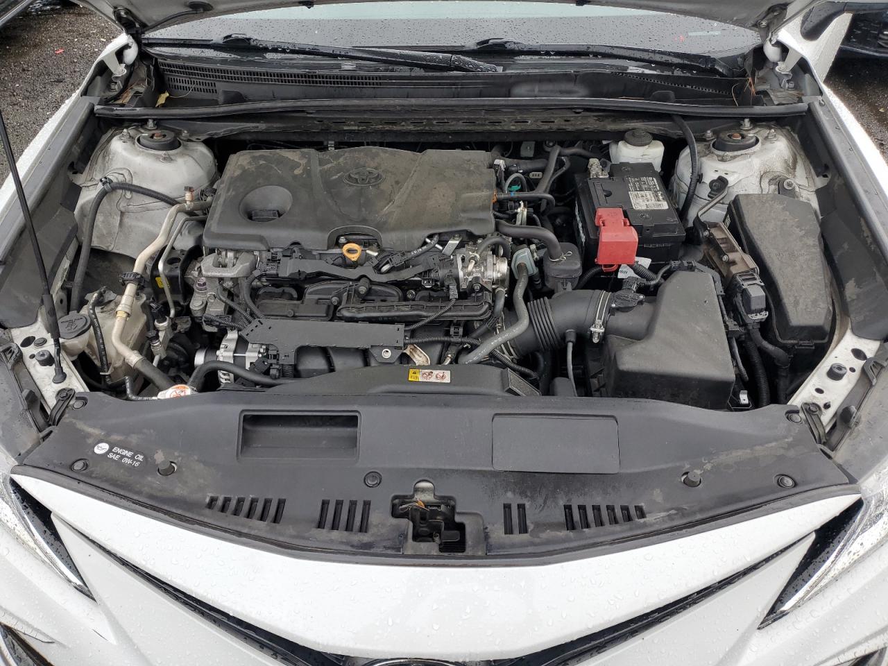 Toyota Camry Le Image 5