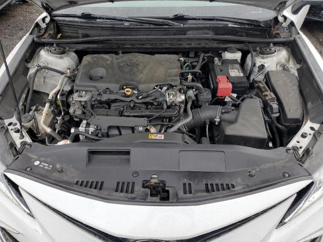 Toyota Camry Le Image 5