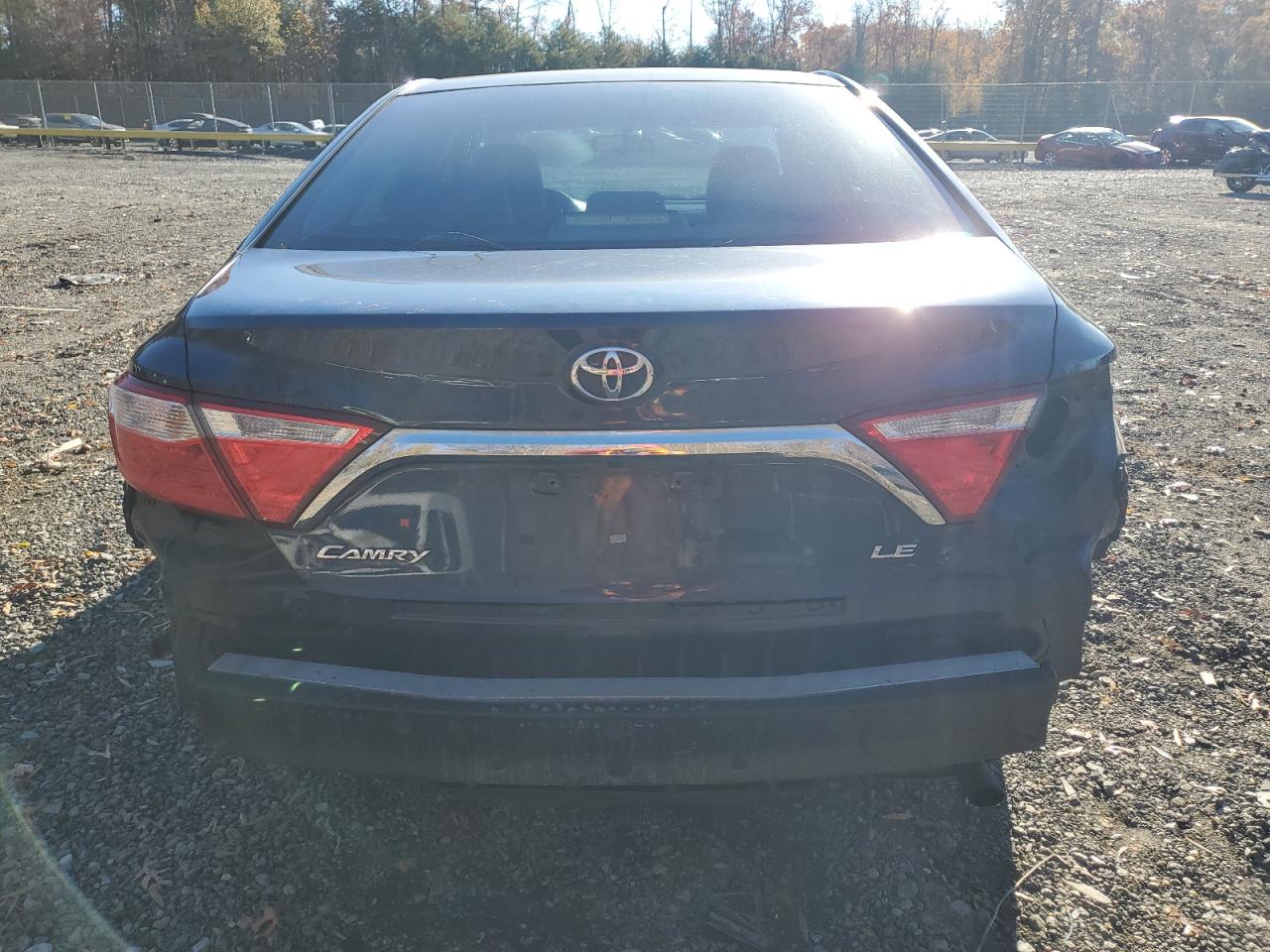 Toyota Camry Le Image 12