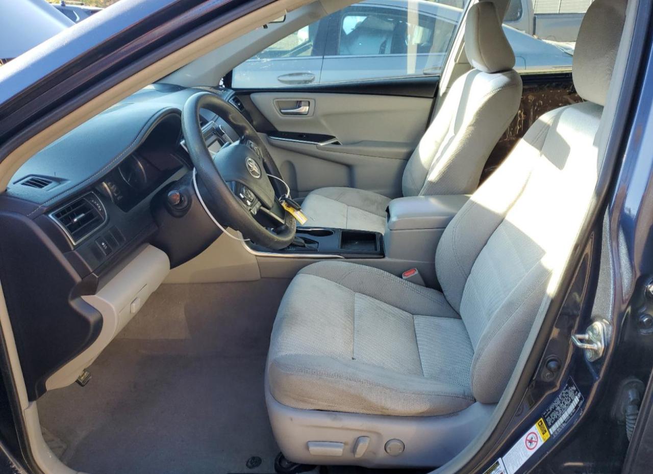 Toyota Camry Le Image 7