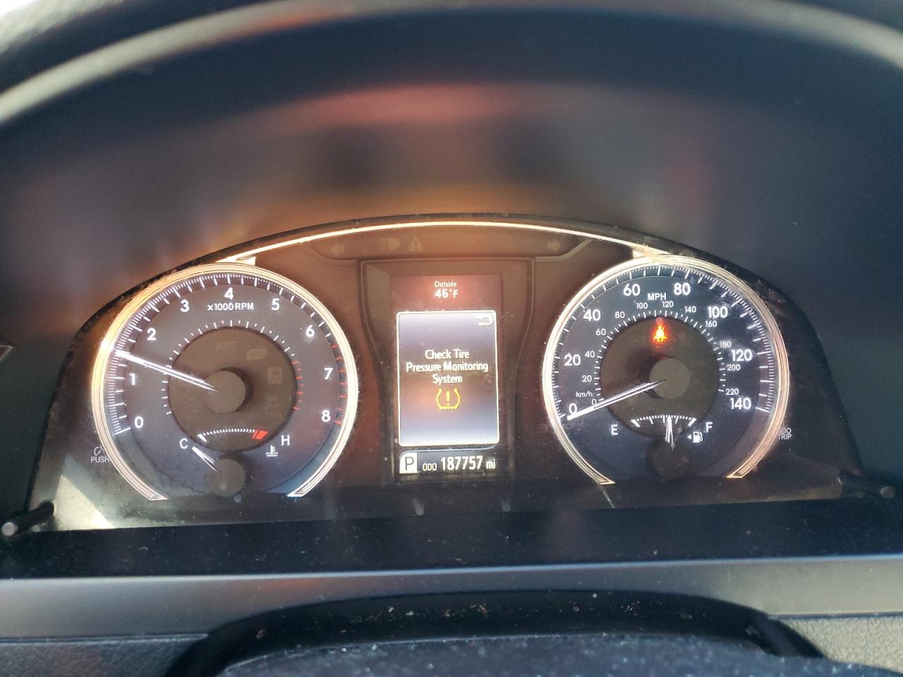 Toyota Camry Le Image 13