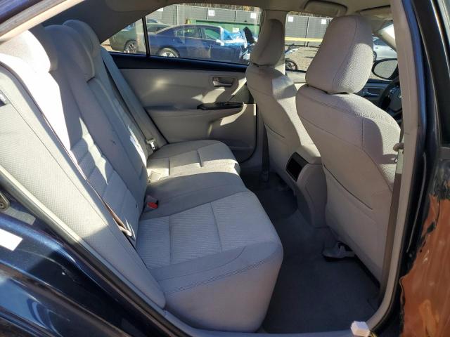 Toyota Camry Le Image 3