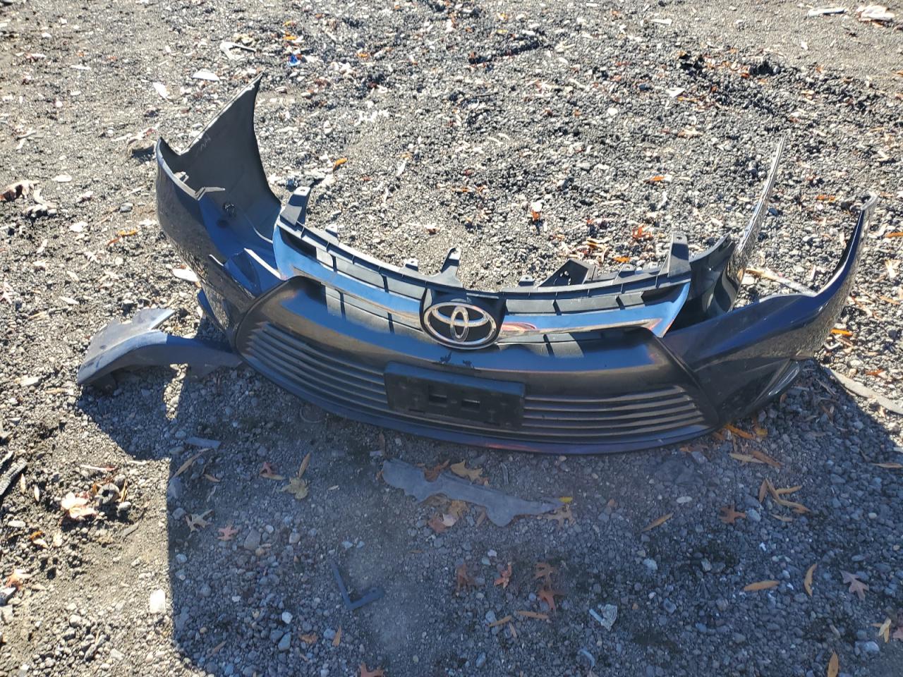 Toyota Camry Le Image 2