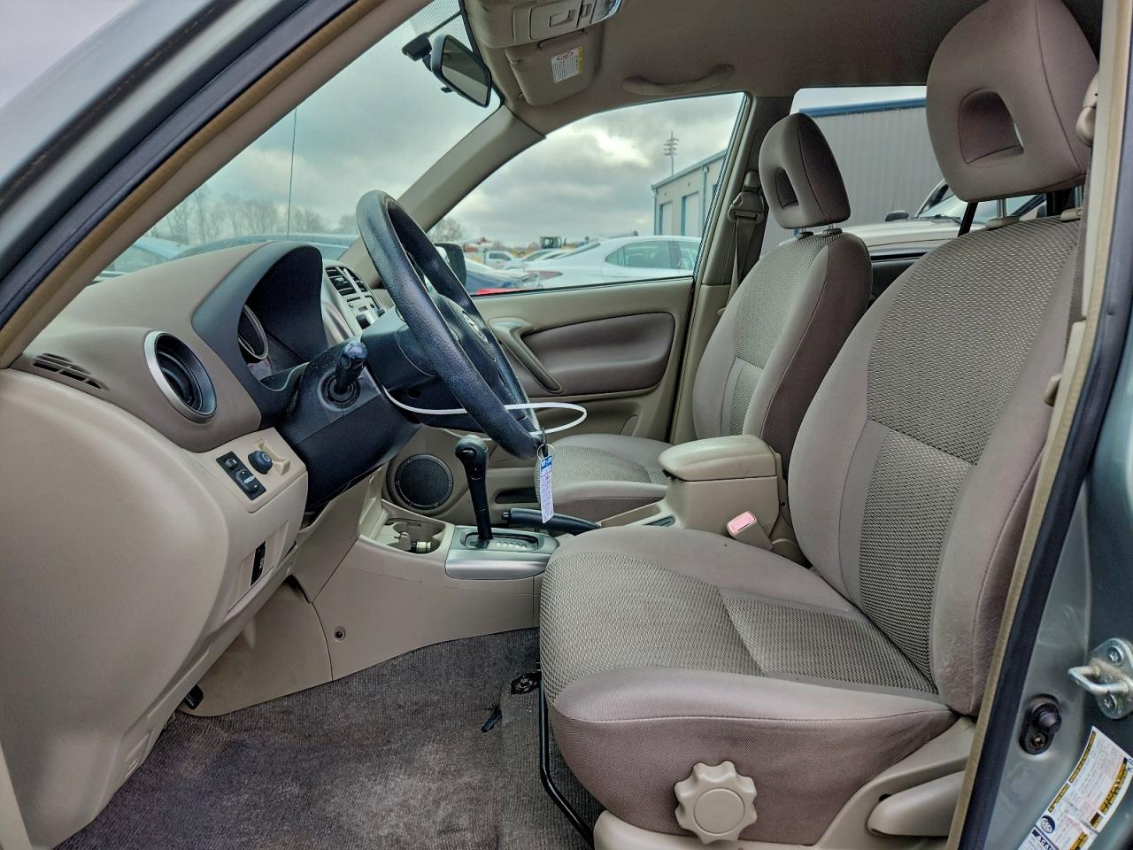 Toyota RAV4 Image 13