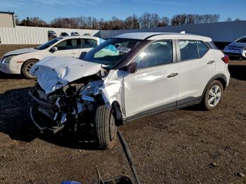  Salvage Nissan Kicks