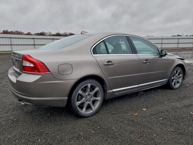 Volvo S80 3.2 Image 2